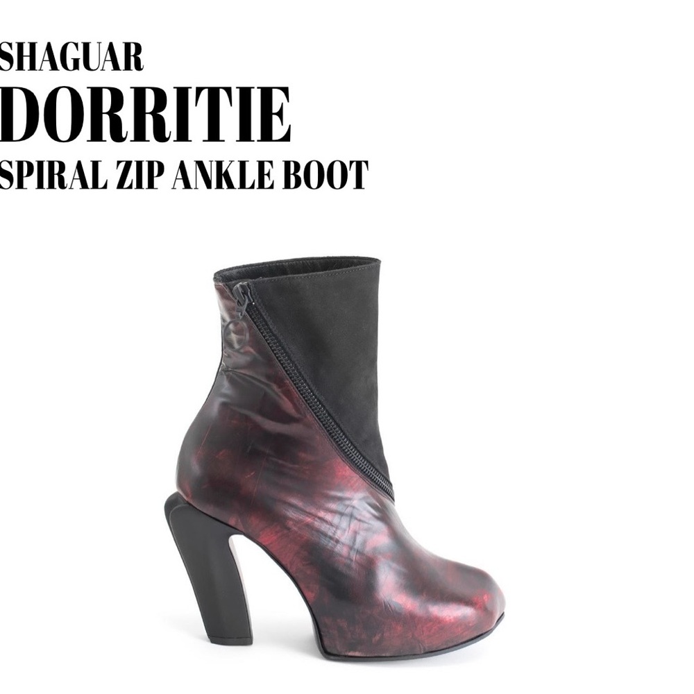 Dorritie Spiral Zip Ankle Boot - Black and Red